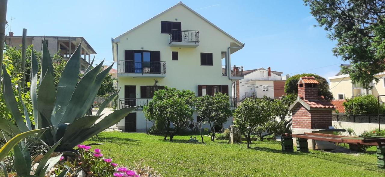 Apartments Figos Trogir Exteriör bild