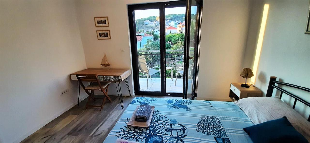Apartments Figos Trogir Exteriör bild