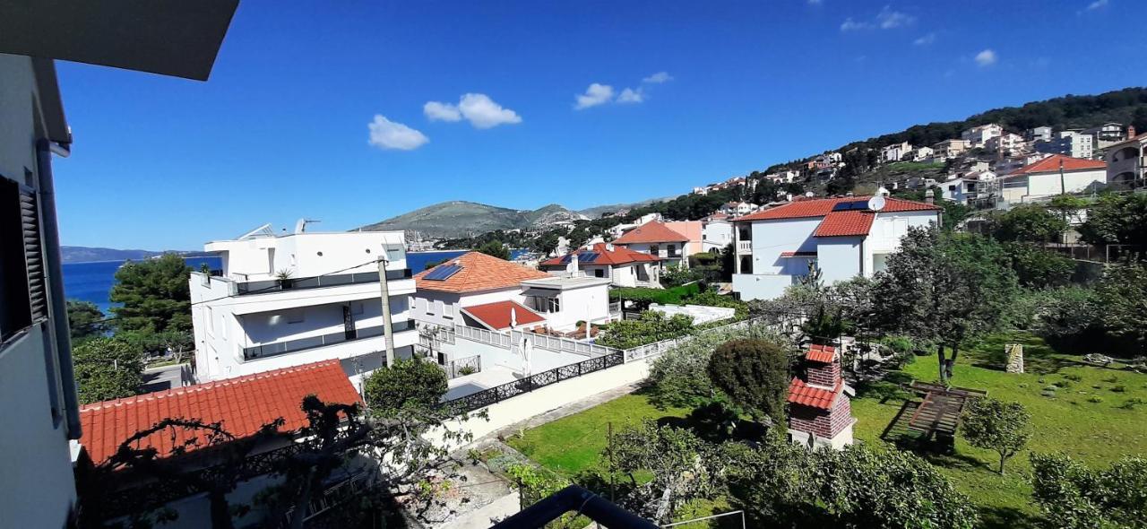 Apartments Figos Trogir Exteriör bild